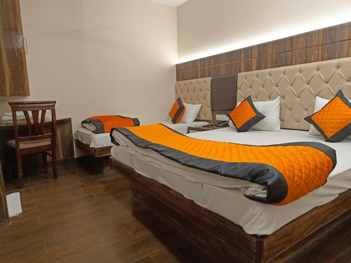 Hotel Batra Home Nizamuddin Нью-Дели Экстерьер фото