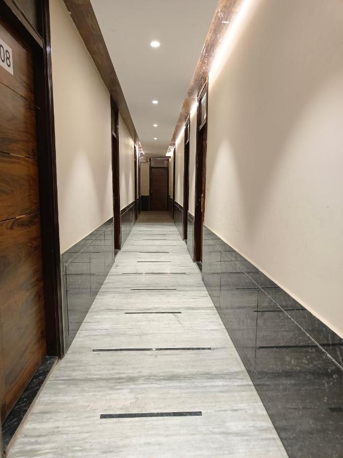 Hotel Batra Home Nizamuddin Нью-Дели Экстерьер фото