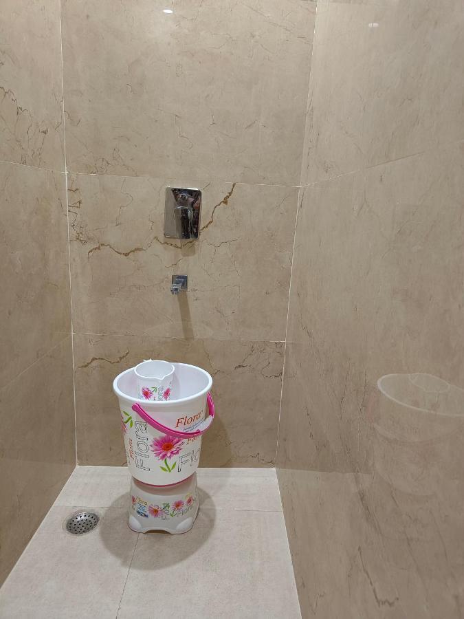 Hotel Batra Home Nizamuddin Нью-Дели Экстерьер фото
