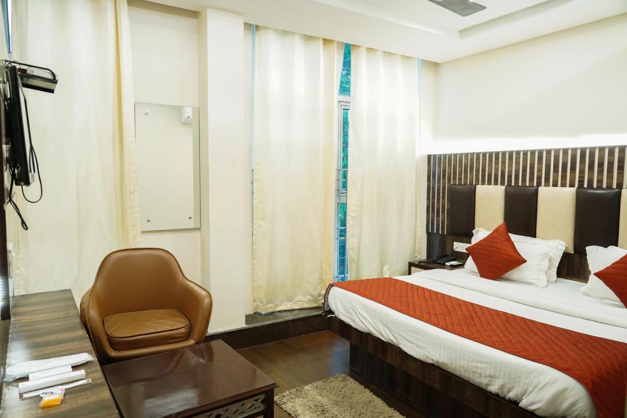 Hotel Batra Home Nizamuddin Нью-Дели Экстерьер фото