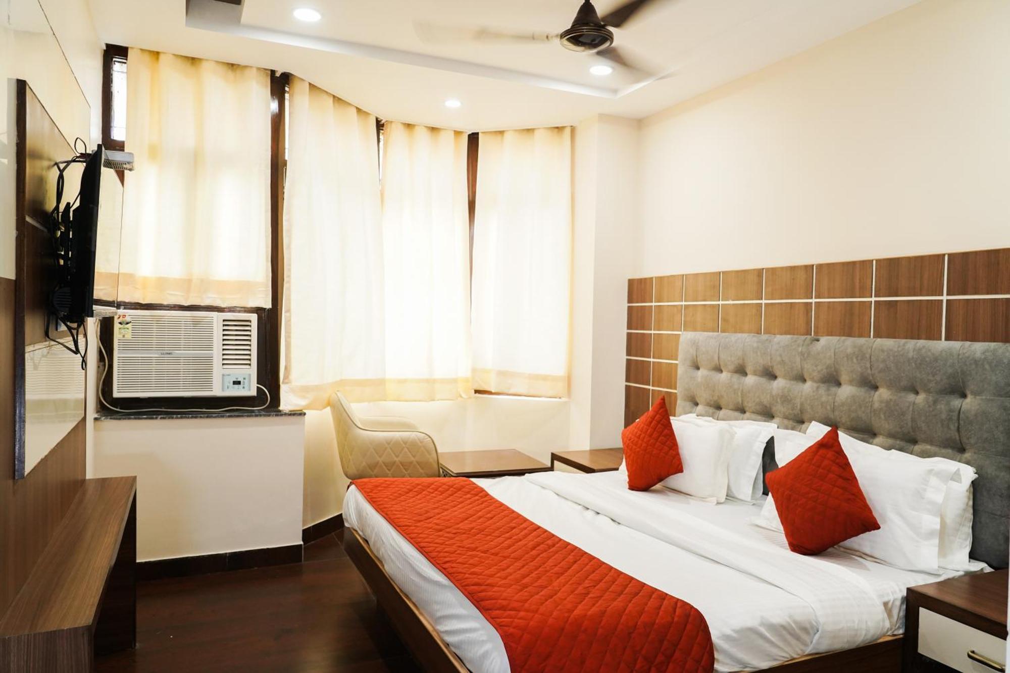 Hotel Batra Home Nizamuddin Нью-Дели Экстерьер фото