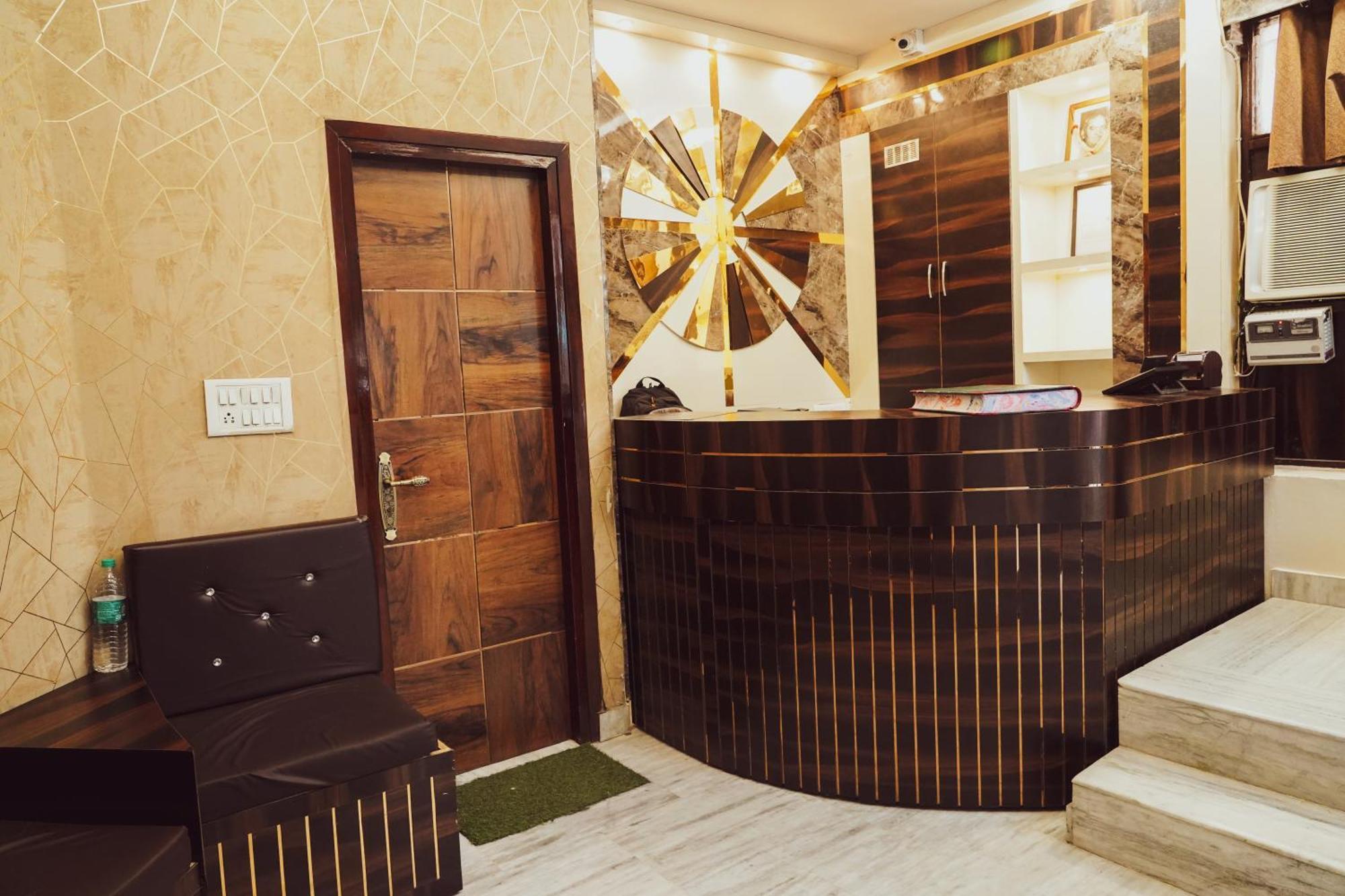 Hotel Batra Home Nizamuddin Нью-Дели Экстерьер фото